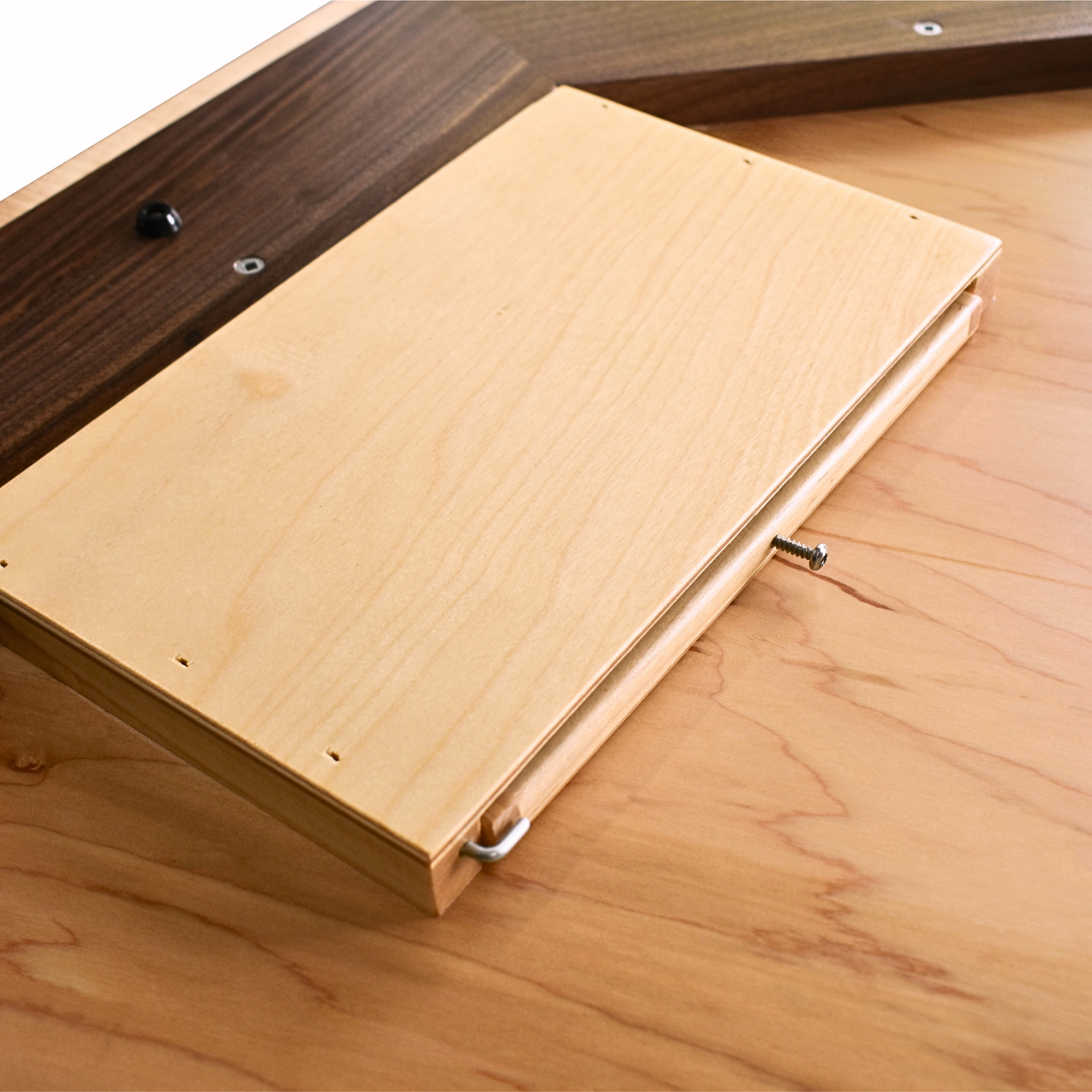 The Walnut Wonder - Ensemble de jeu de société Crokinole traditionnel - Surface en noyer plaqué et rails en noyer