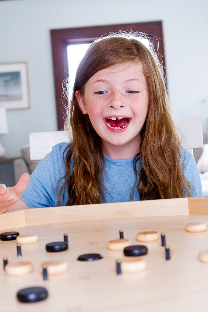 The Crokinole Master - Grand jeu de société Crokinole traditionnel