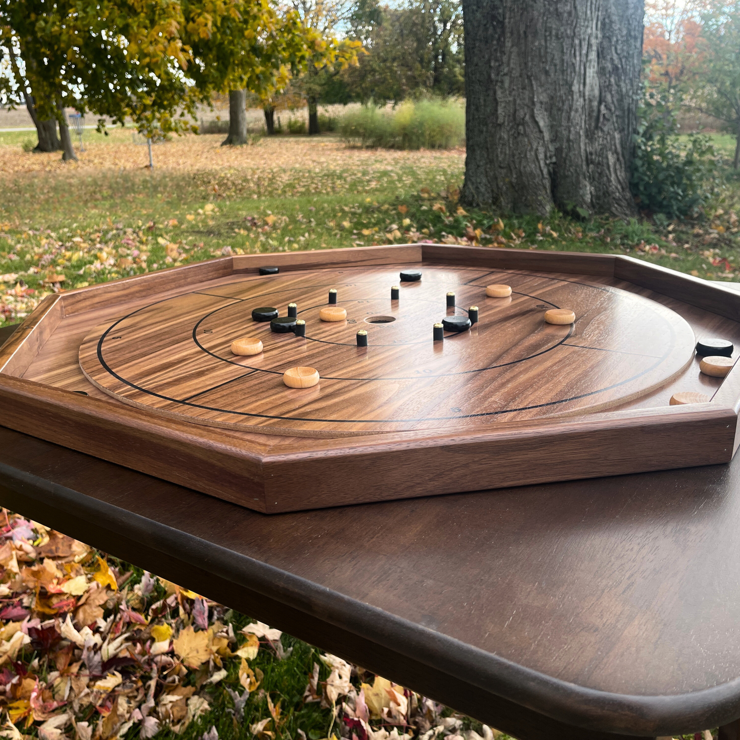 The Walnut Grove de Crokinole Canada - Kit de jeu de société traditionnel Crokinole